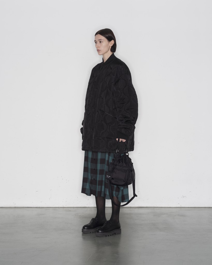 2_LOOK_TOOLBAG_black_4x5